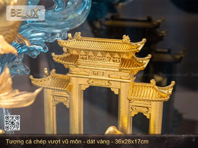 Tượng cá chép vượt vũ môn dát vàng 24k cao 36cm&nbsp;